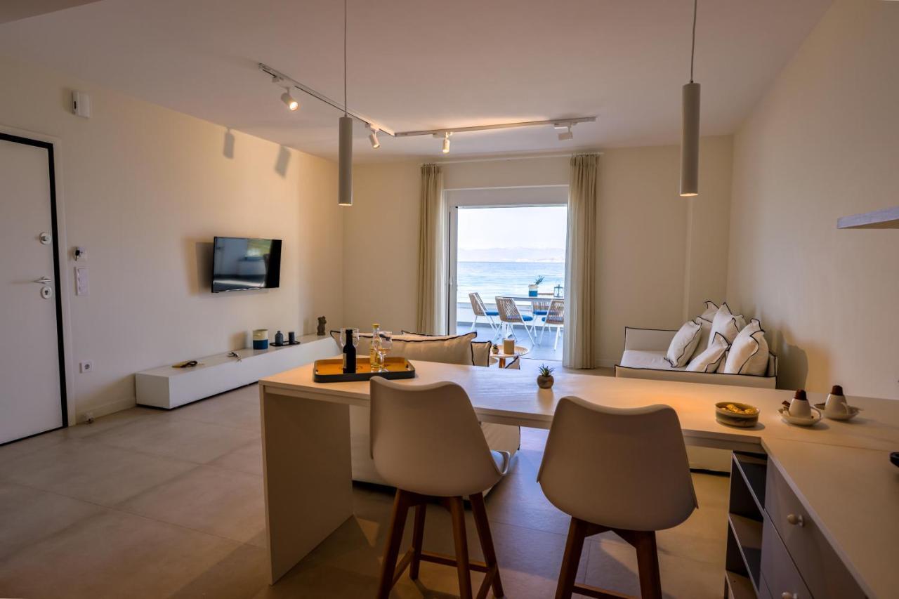 La Mer Bleue Beachfront Boutique Apartments Vrahati المظهر الخارجي الصورة