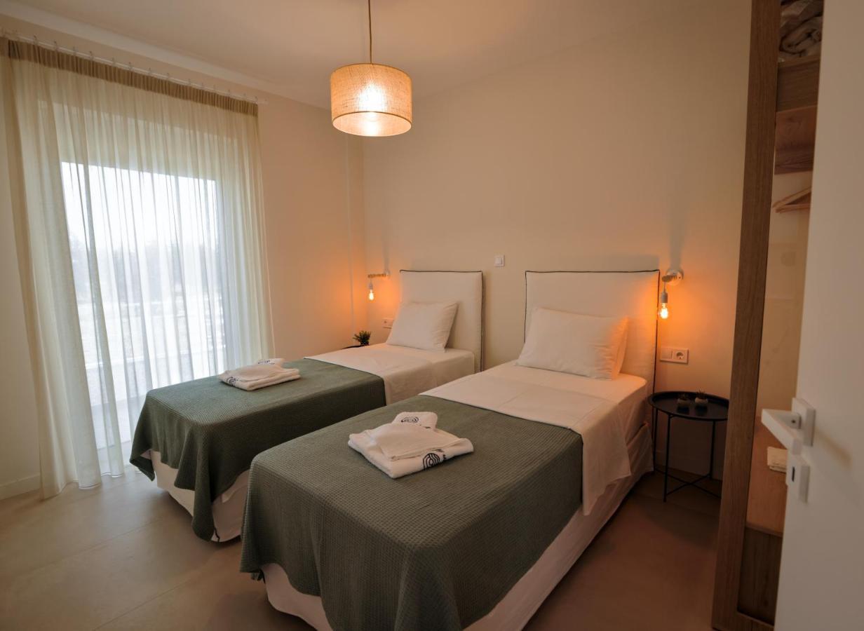 La Mer Bleue Beachfront Boutique Apartments Vrahati المظهر الخارجي الصورة