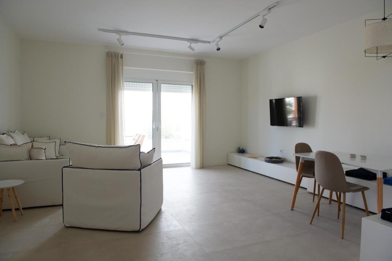 La Mer Bleue Beachfront Boutique Apartments Vrahati المظهر الخارجي الصورة
